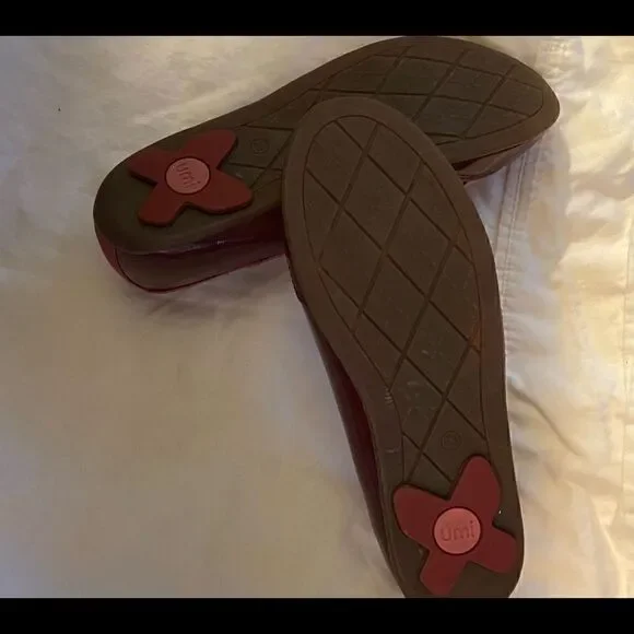 Umi Girls Size 33 Shoe in Canada That Is a Size 2. Perfect Condition. - Picture 5 of 5